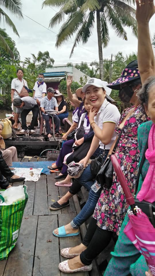 HOA SEN VIỆT Tặng quà cho 400 em miền tây sông nước Hậu Giang Thứ 7, 3 tháng 8, 2019