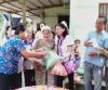 Hoa Sen Việt tặng quà từ thiện cho 15 gia đình nghèo tại Bến Tre ngày 17 tháng 11,2019 - anh 4