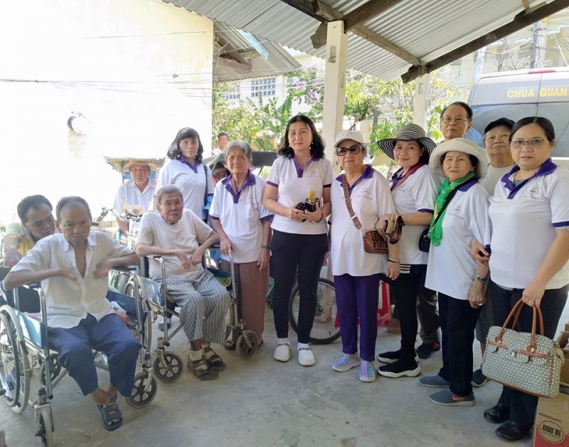 Hoa Sen Việt tặng 100 phần quà cho người bệnh phong cùi tại Sóc Trăng ngày 20 tháng 2,2020