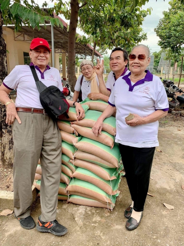 Hoa Sen Việt đào giếng nước số 3 & tặng từ thiện tại Bình Phước 26 thang 9 2020