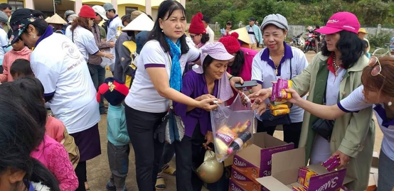 [2018.12.15] HOA SEN VIỆT THĂM VÀ TẶNG QUÀ CHO BÀ CON NGHÈO – LÂM ĐỒNG