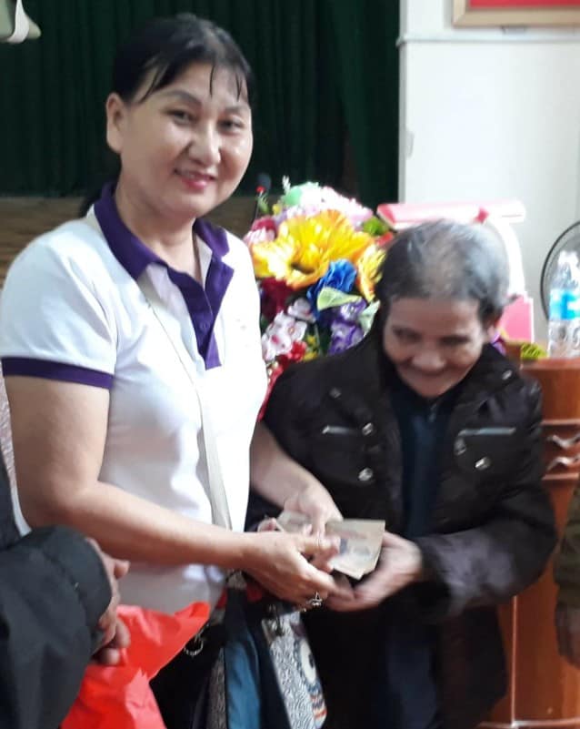 [2019.01.06] HOA SEN VIỆT THĂM VÀ TẶNG QUÀ TẾT CHO NGƯỜI MÙ TẠI THANH HÓA