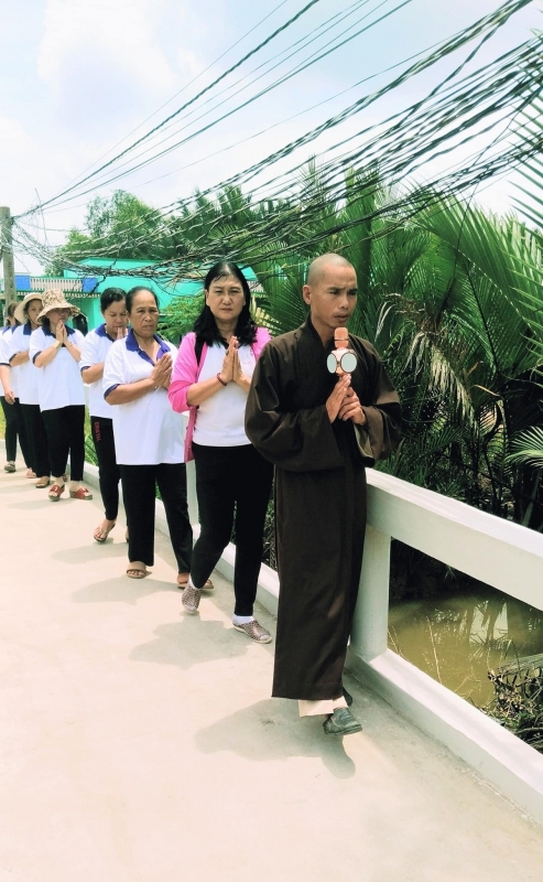 [2020.11.17] Hoa Sen Việt trao tặng cầu số 45 ở Long An